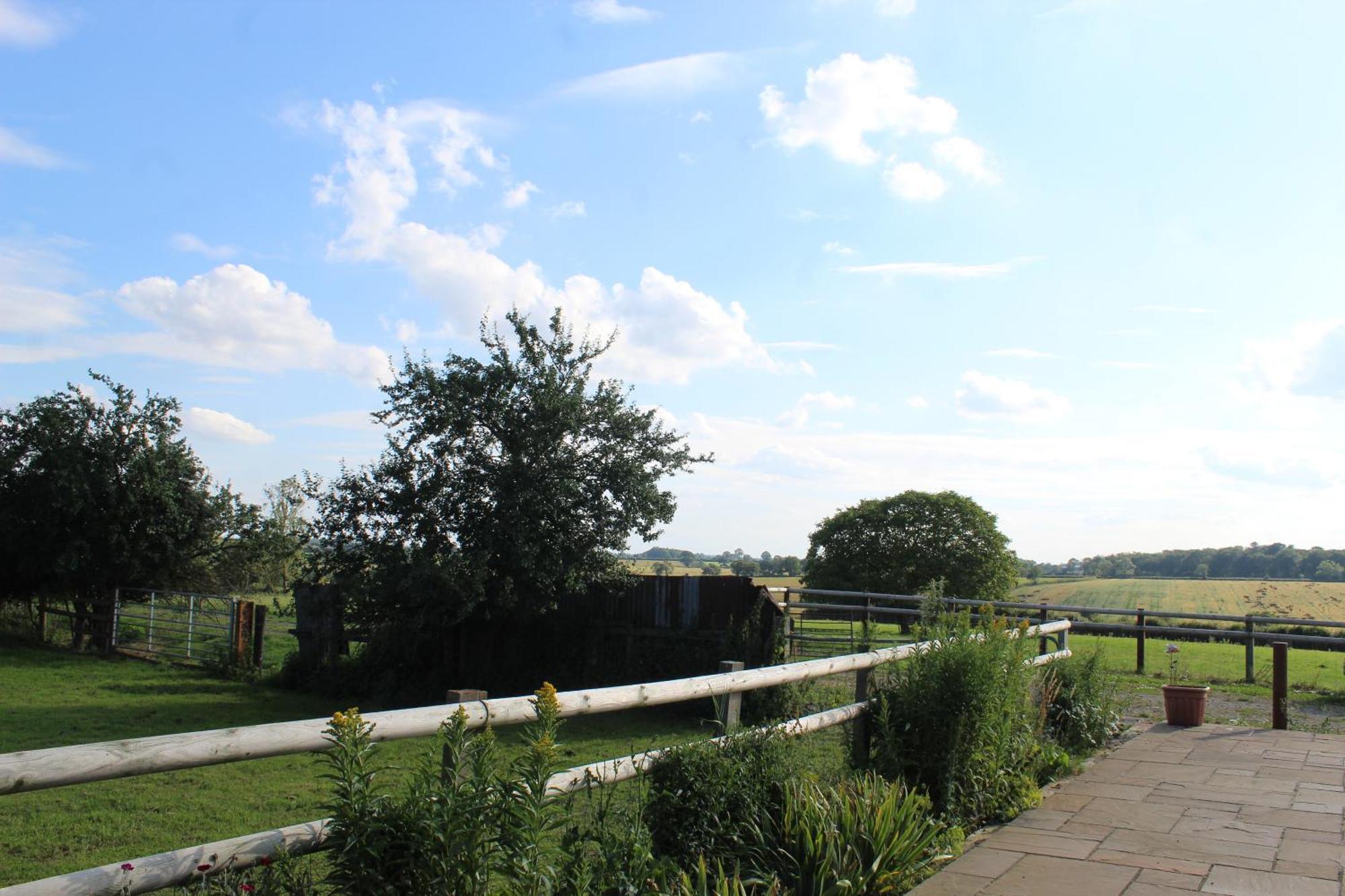 Parkfields Barns Self Catering Accommodation บักกิงแฮม ภายนอก รูปภาพ