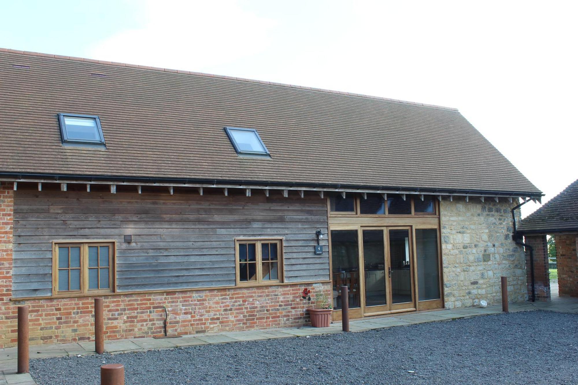 Parkfields Barns Self Catering Accommodation บักกิงแฮม ภายนอก รูปภาพ