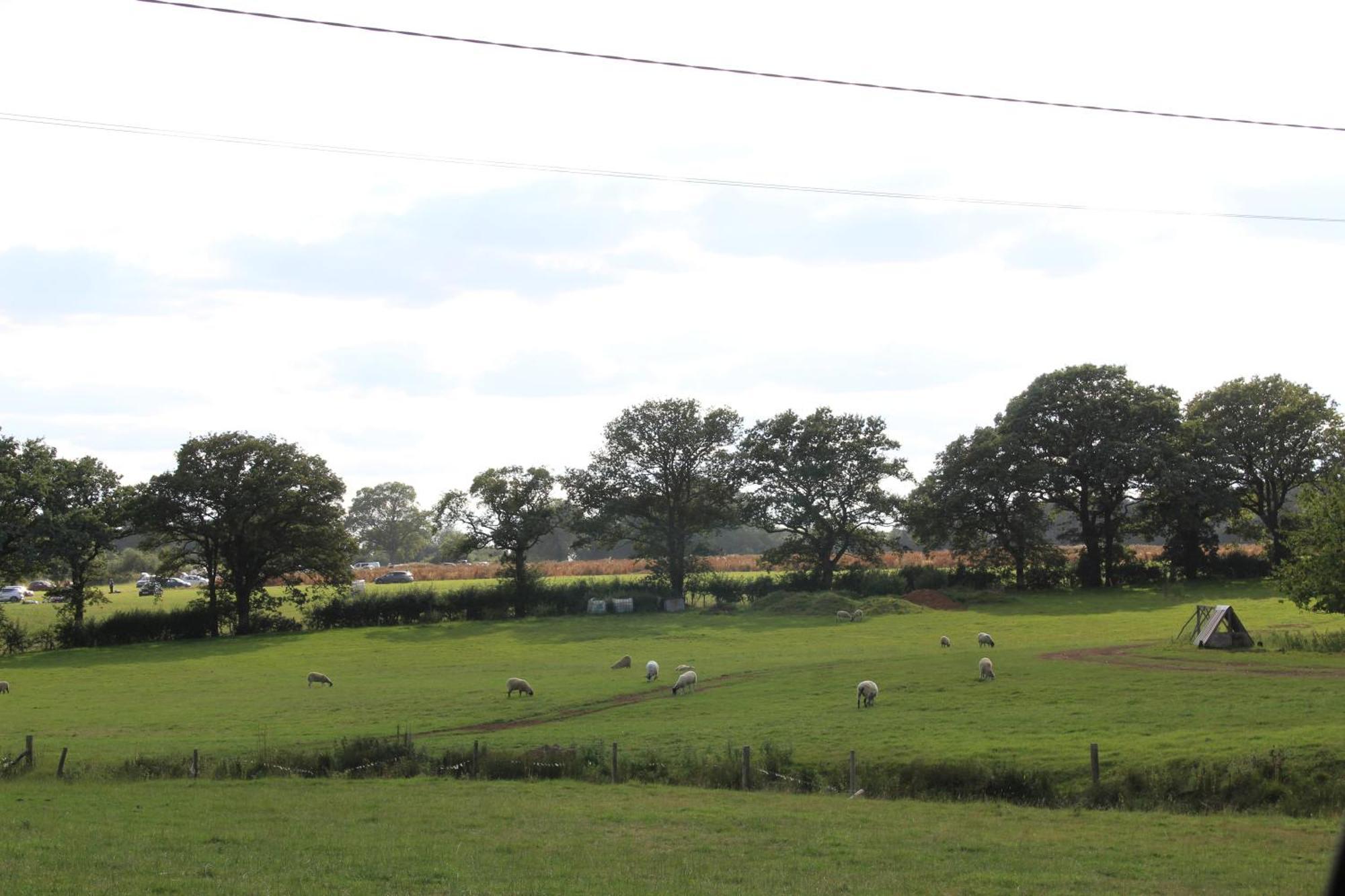 Parkfields Barns Self Catering Accommodation บักกิงแฮม ภายนอก รูปภาพ