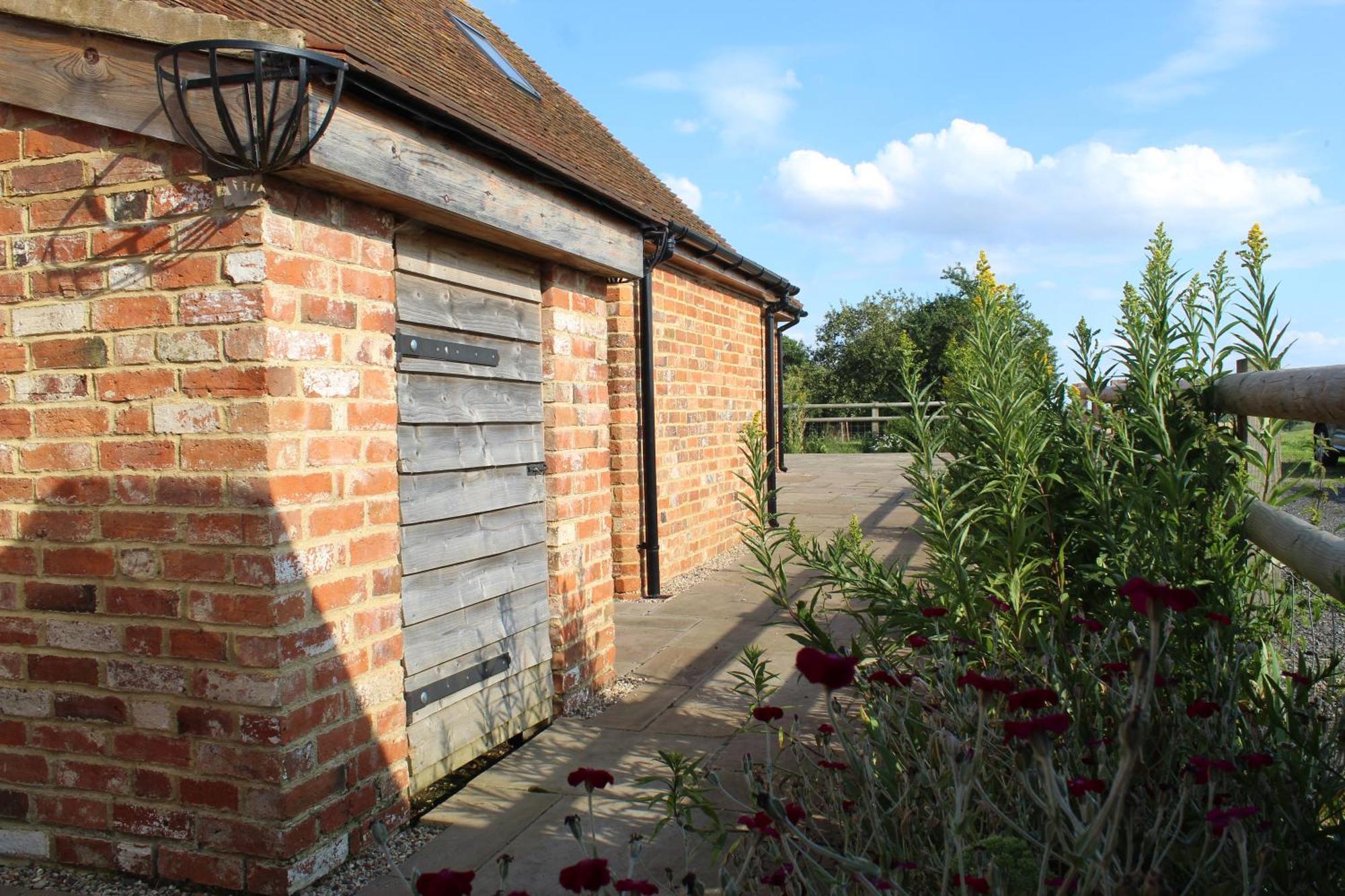 Parkfields Barns Self Catering Accommodation บักกิงแฮม ภายนอก รูปภาพ