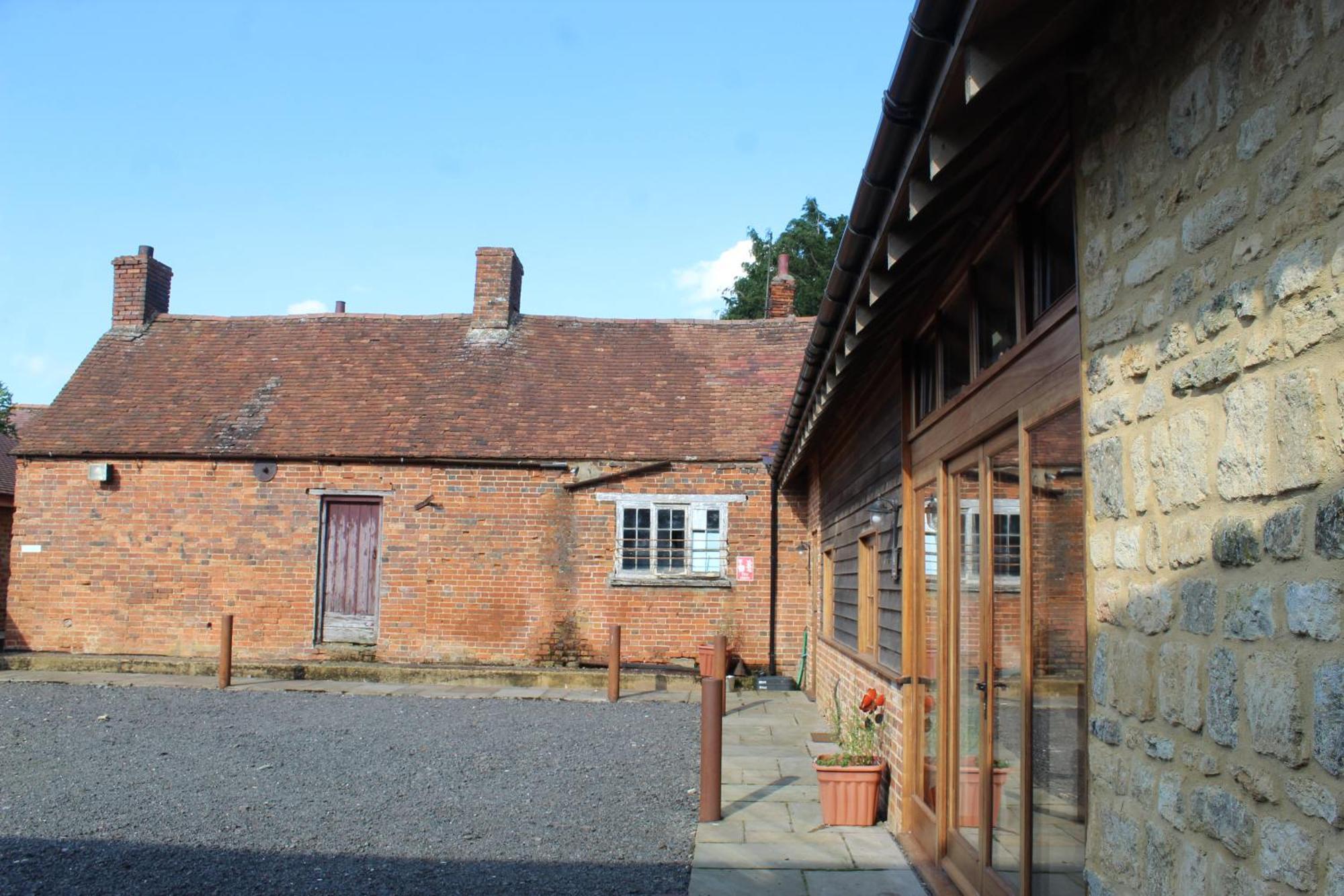 Parkfields Barns Self Catering Accommodation บักกิงแฮม ภายนอก รูปภาพ