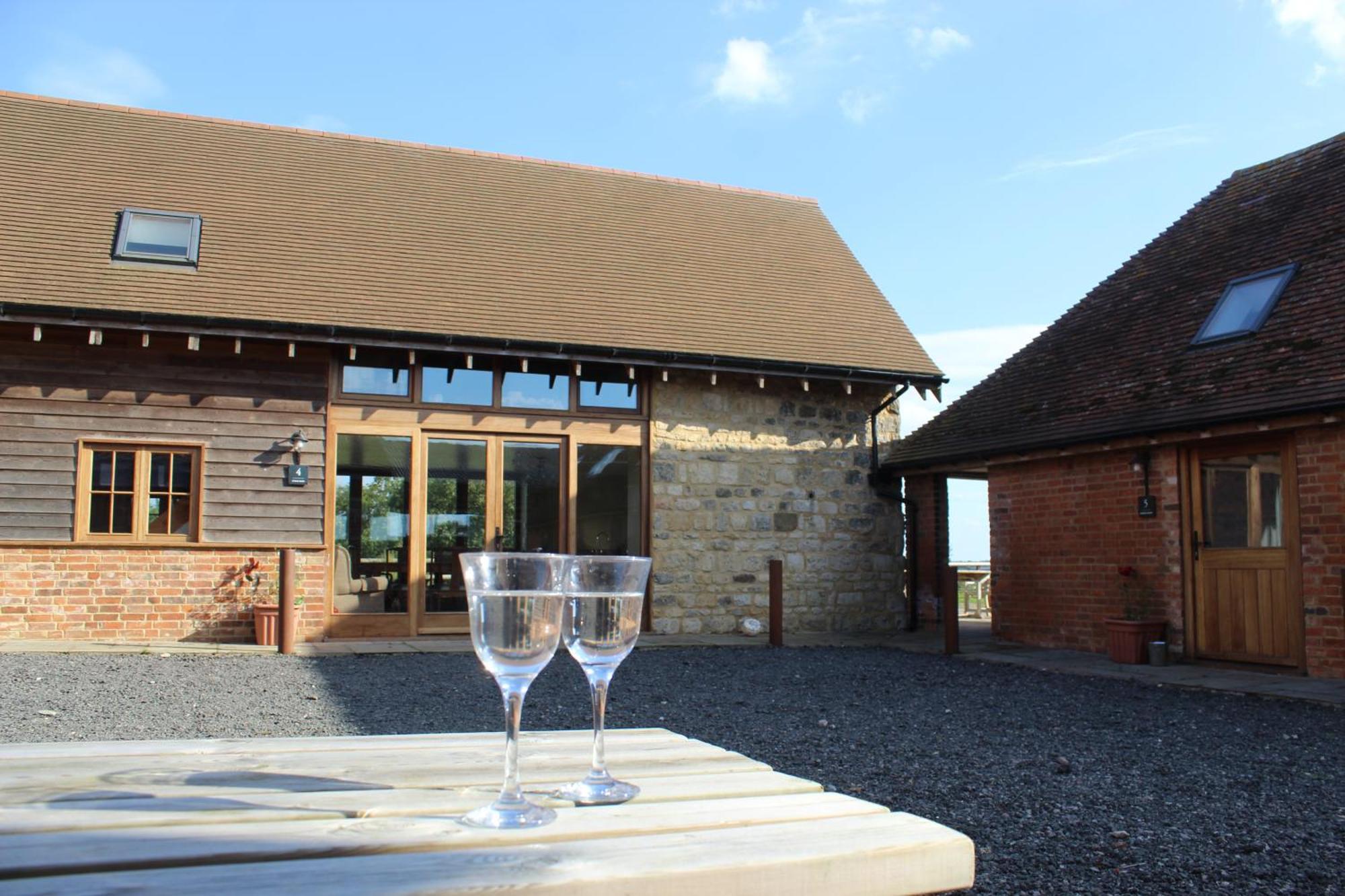 Parkfields Barns Self Catering Accommodation บักกิงแฮม ภายนอก รูปภาพ