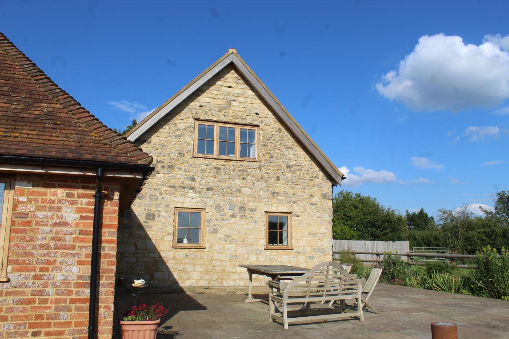 Parkfields Barns Self Catering Accommodation บักกิงแฮม ภายนอก รูปภาพ