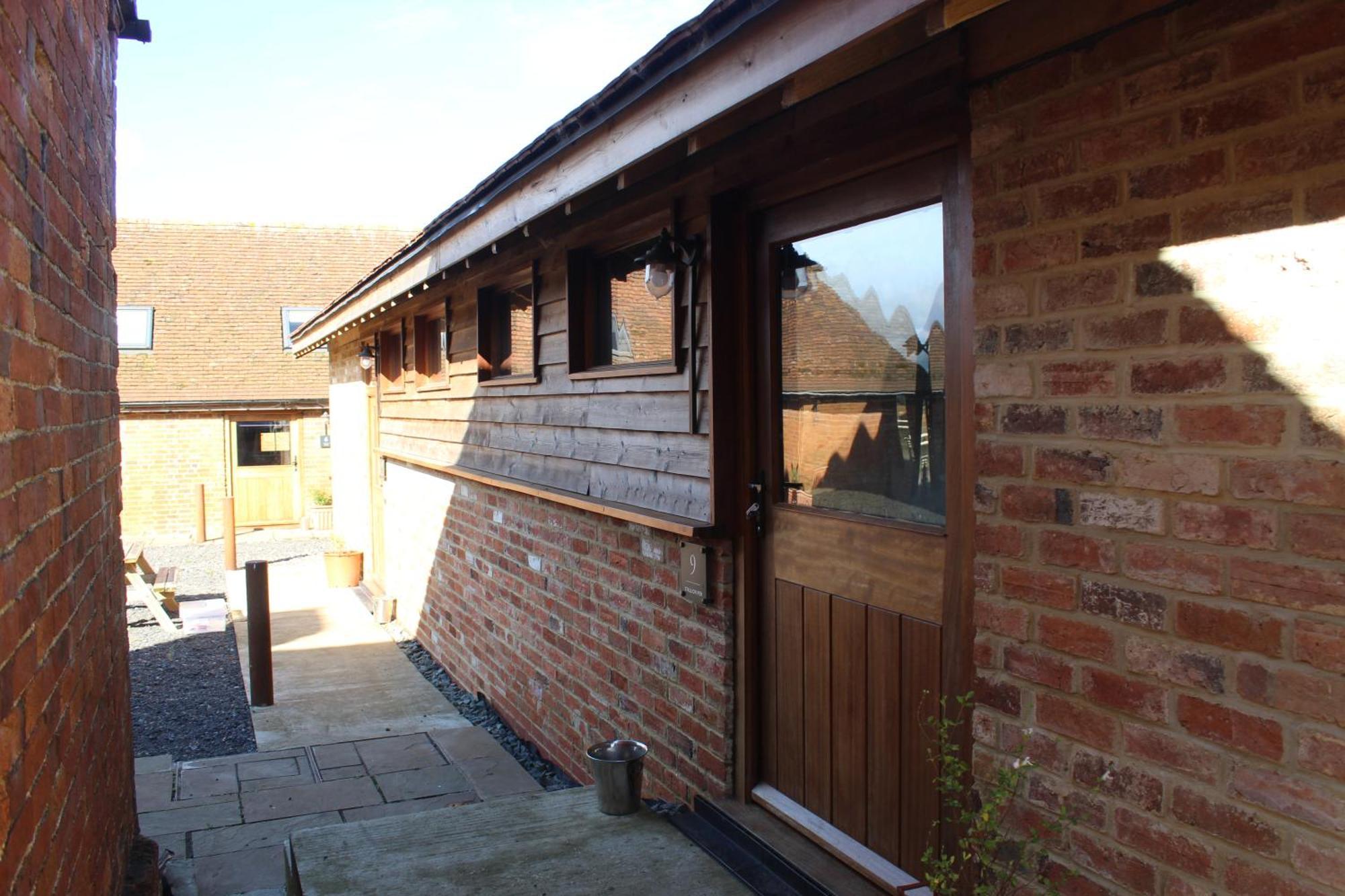 Parkfields Barns Self Catering Accommodation บักกิงแฮม ภายนอก รูปภาพ