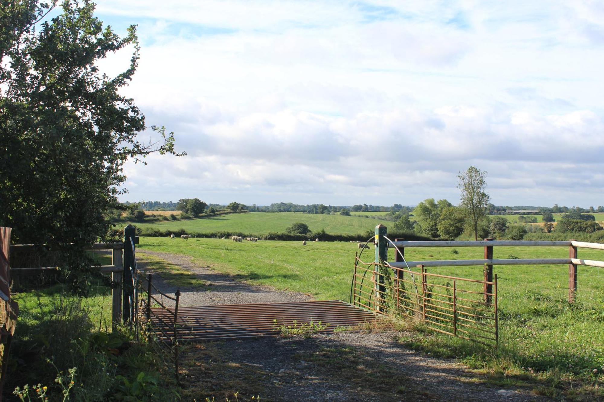 Parkfields Barns Self Catering Accommodation บักกิงแฮม ภายนอก รูปภาพ