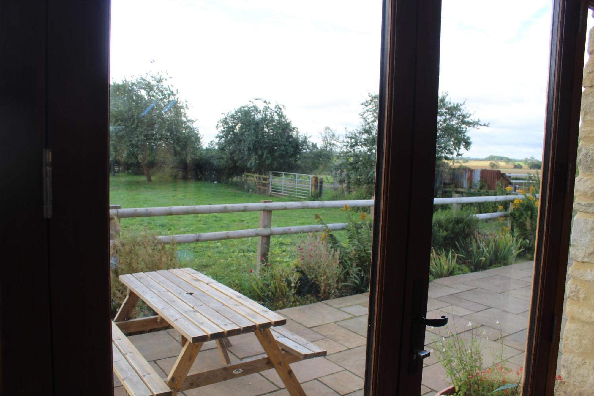 Parkfields Barns Self Catering Accommodation บักกิงแฮม ภายนอก รูปภาพ